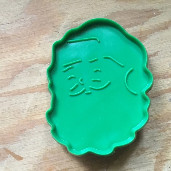 Green vintage Christmas cookie cutters- 8 plastic cookie cutters - great Shape - Picture 4 of 8